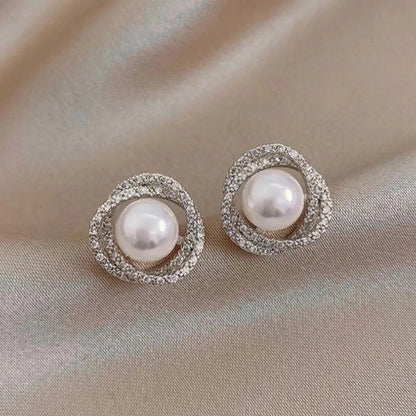 Shiny Spiral Earrings With Pearls