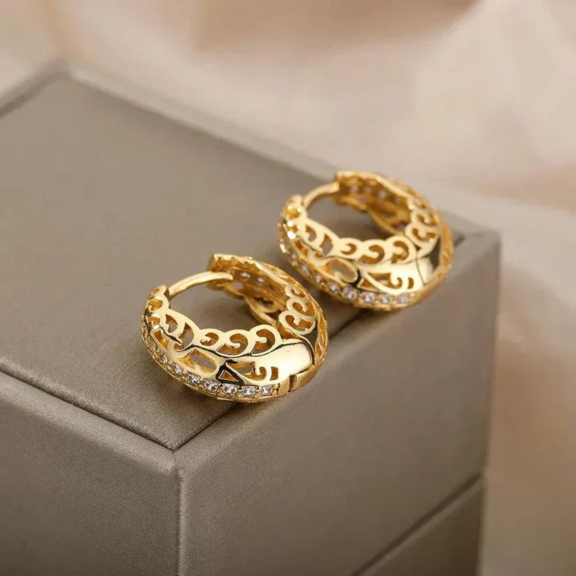 1+1 Offer: Minimalist Mandala Earrings in Gold + Layered Golden Necklace